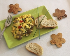 omelette-aux-echalotes-poivrons-et-poulet